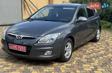 Хетчбек Hyundai i30 2010 в Житомирі