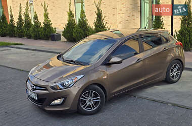 Хэтчбек Hyundai i30 2014 в 