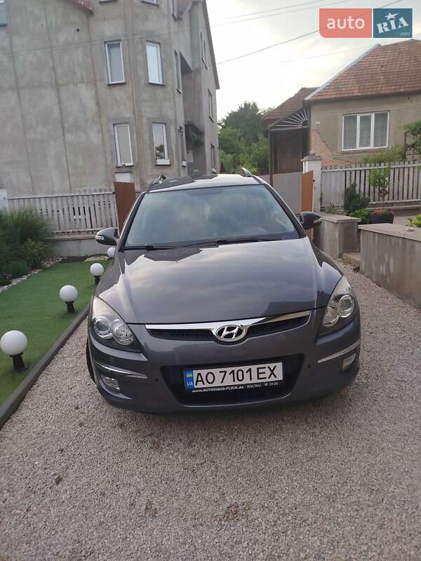 Универсал Hyundai i30 2009 в Иршаве