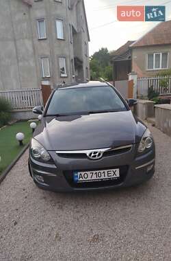 Универсал Hyundai i30 2009 в 