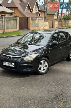 Хэтчбек Hyundai i30 2010 в Чернигове