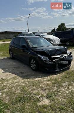 Хэтчбек Hyundai i30 2011 в 