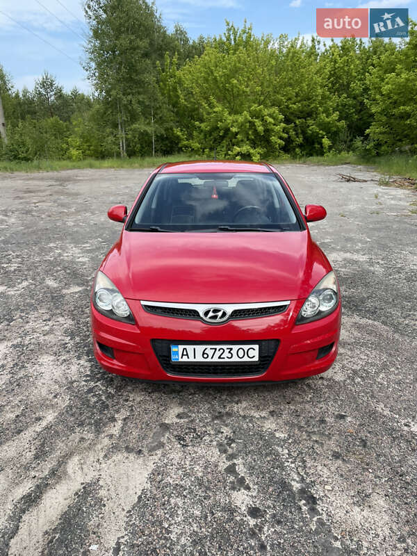 Хэтчбек Hyundai i30 2009 в Макарове