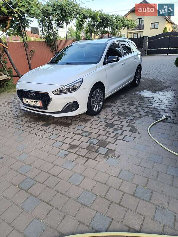 Універсал Hyundai i30 2018 в Ужгороді