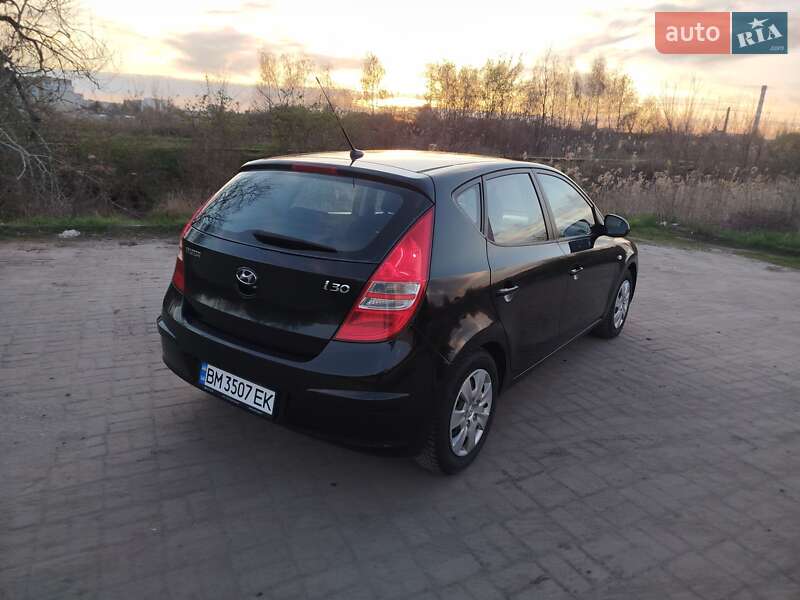 Хэтчбек Hyundai i30 2007 в Ахтырке