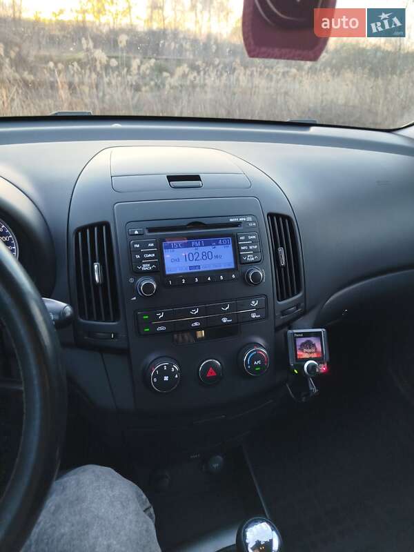Хэтчбек Hyundai i30 2007 в Ахтырке