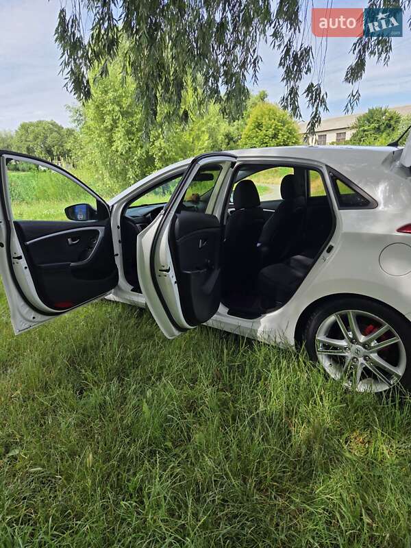 Хэтчбек Hyundai i30 2014 в Киеве