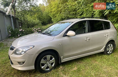 Универсал Hyundai i30 2010 в 