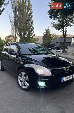 Хэтчбек Hyundai i30 2008 в 