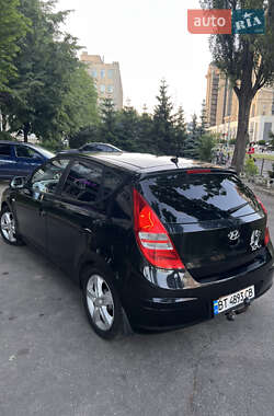 Хэтчбек Hyundai i30 2008 в 