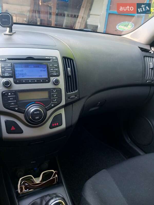 Хэтчбек Hyundai i30 2010 в Барановке