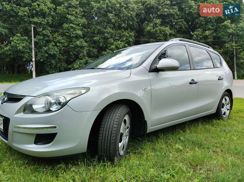 Универсал Hyundai i30 2009 в Ичне