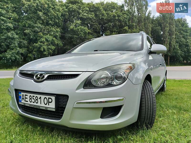 Универсал Hyundai i30 2009 в Ичне