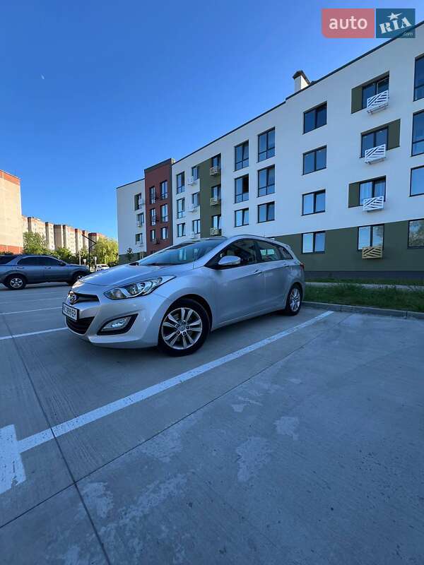 Универсал Hyundai i30 2014 в Ровно