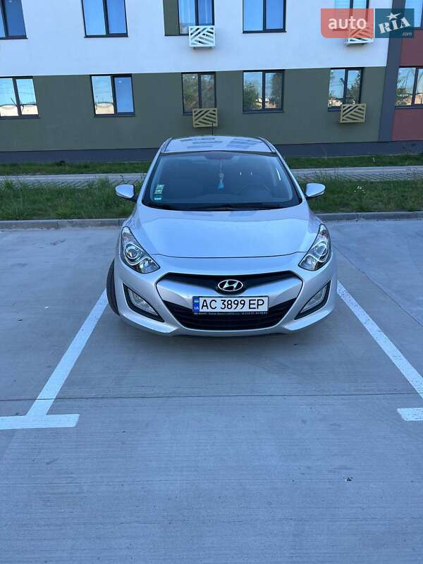 Универсал Hyundai i30 2014 в Ровно