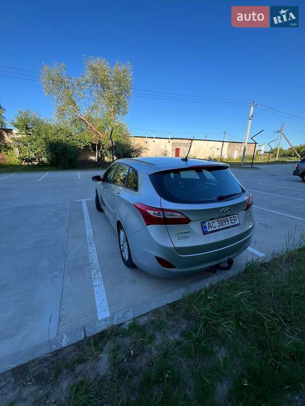 Универсал Hyundai i30 2014 в Ровно