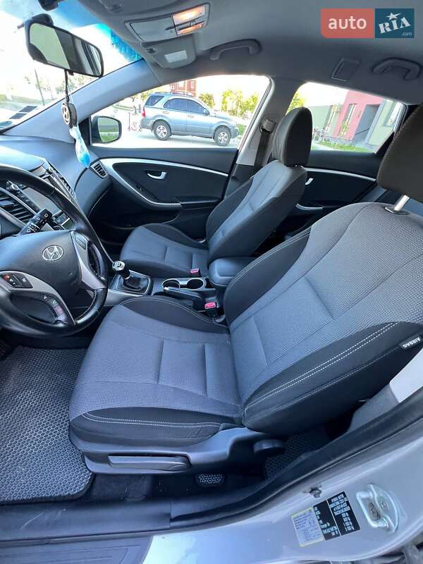 Универсал Hyundai i30 2014 в Ровно