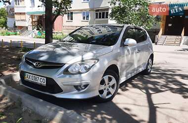 Хэтчбек Hyundai i30 2011 в 