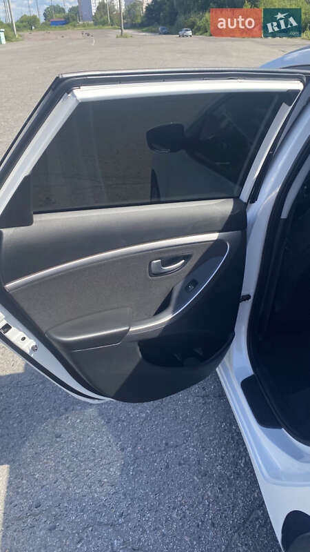 Універсал Hyundai i30 2012 в Івано-Франківську