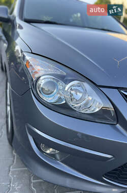 Хэтчбек Hyundai i30 2010 в 