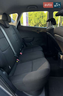Хэтчбек Hyundai i30 2010 в 