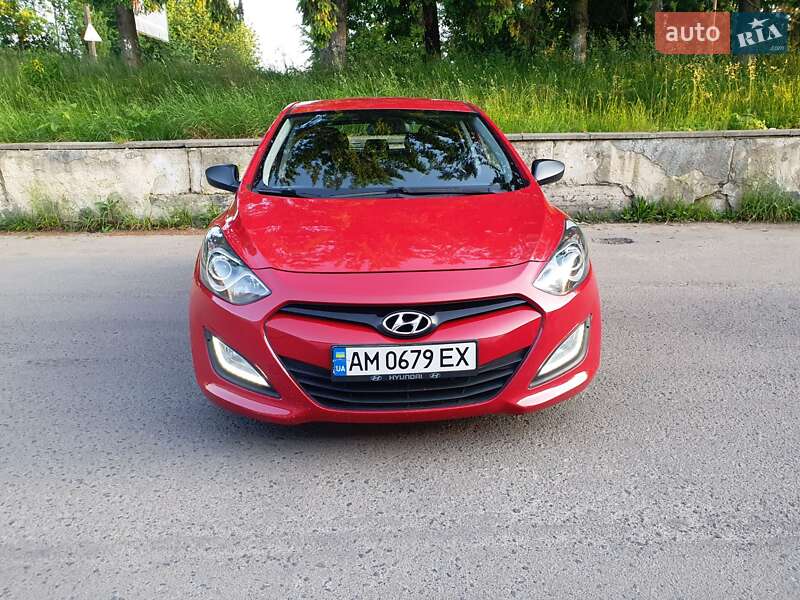 Хэтчбек Hyundai i30 2012 в Ровно