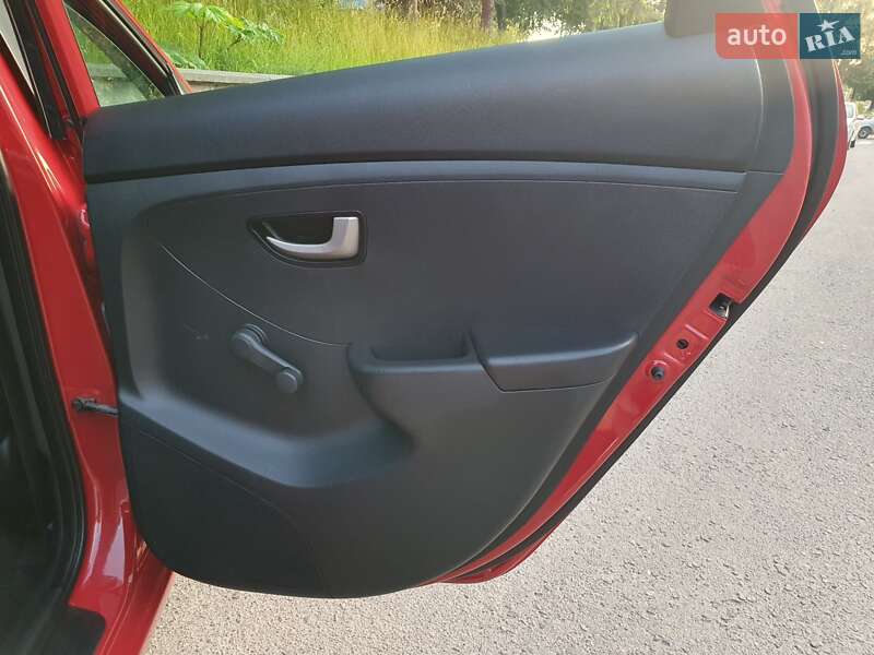 Хэтчбек Hyundai i30 2012 в Ровно