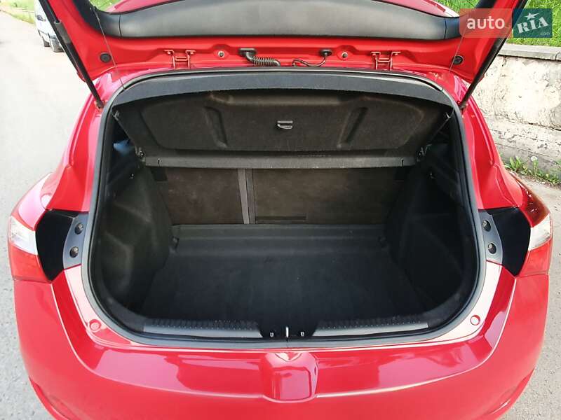 Хэтчбек Hyundai i30 2012 в Ровно