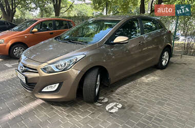 Хэтчбек Hyundai i30 2012 в 