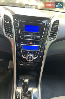 Хэтчбек Hyundai i30 2012 в 