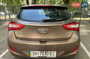 Хэтчбек Hyundai i30 2012 в 