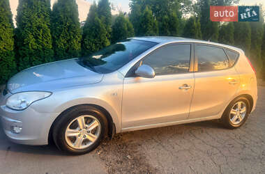 Хэтчбек Hyundai i30 2008 в 