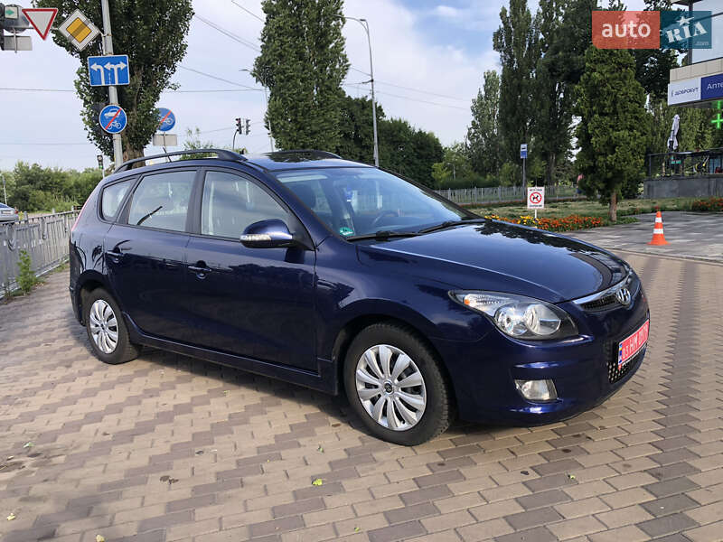 Универсал Hyundai i30 2011 в Киеве