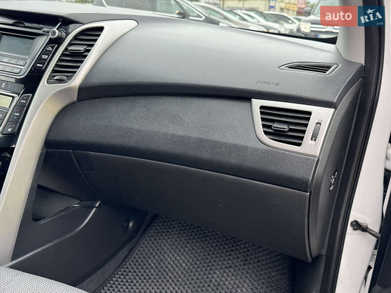 Универсал Hyundai i30 2016 в Стрые