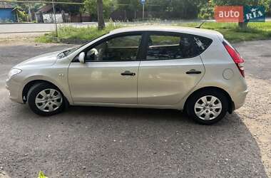Хэтчбек Hyundai i30 2008 в 
