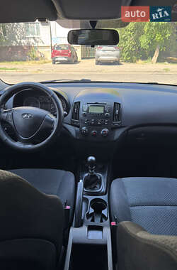 Хэтчбек Hyundai i30 2009 в 
