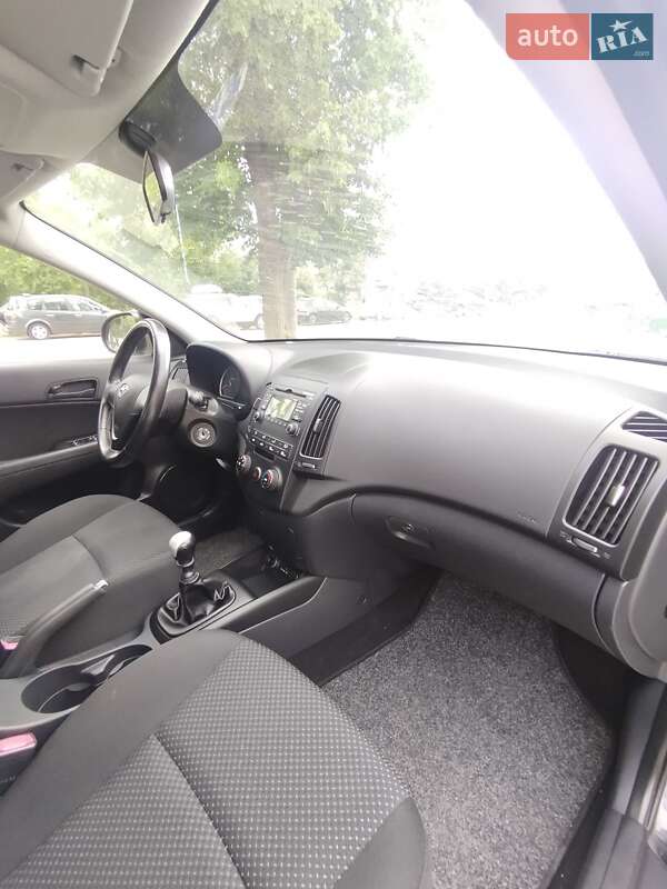 Универсал Hyundai i30 2009 в Луцке