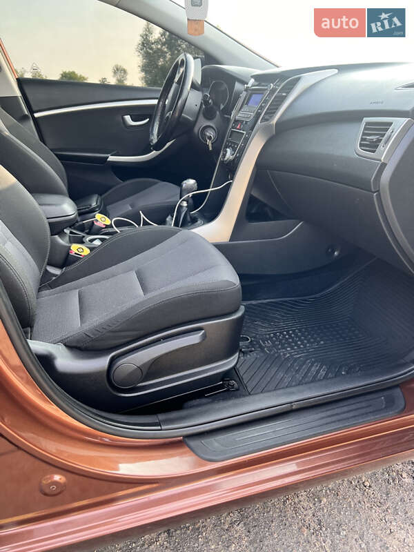 Универсал Hyundai i30 2013 в Радивилове