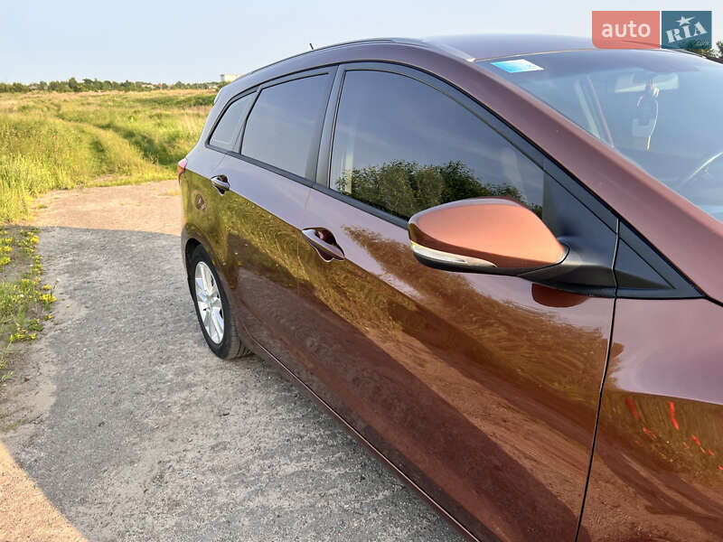 Универсал Hyundai i30 2013 в Радивилове