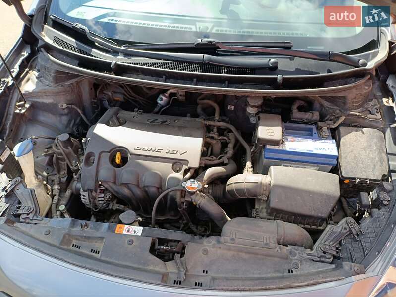 Хэтчбек Hyundai i30 2013 в Киеве