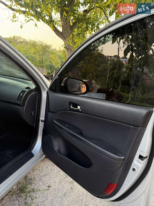 Хэтчбек Hyundai i30 2010 в Полтаве