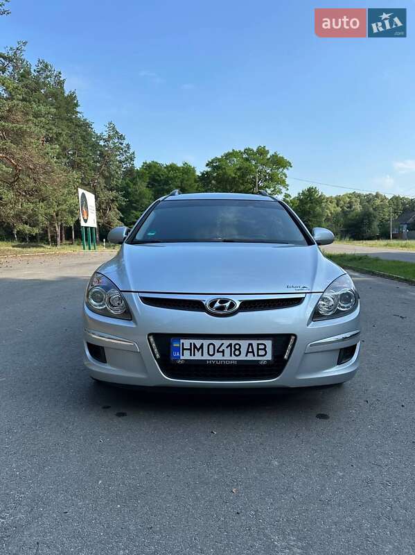 Универсал Hyundai i30 2009 в Конотопе