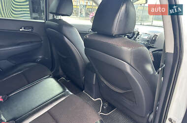 Хэтчбек Hyundai i30 2010 в 