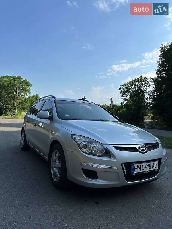 Универсал Hyundai i30 2009 в Конотопе