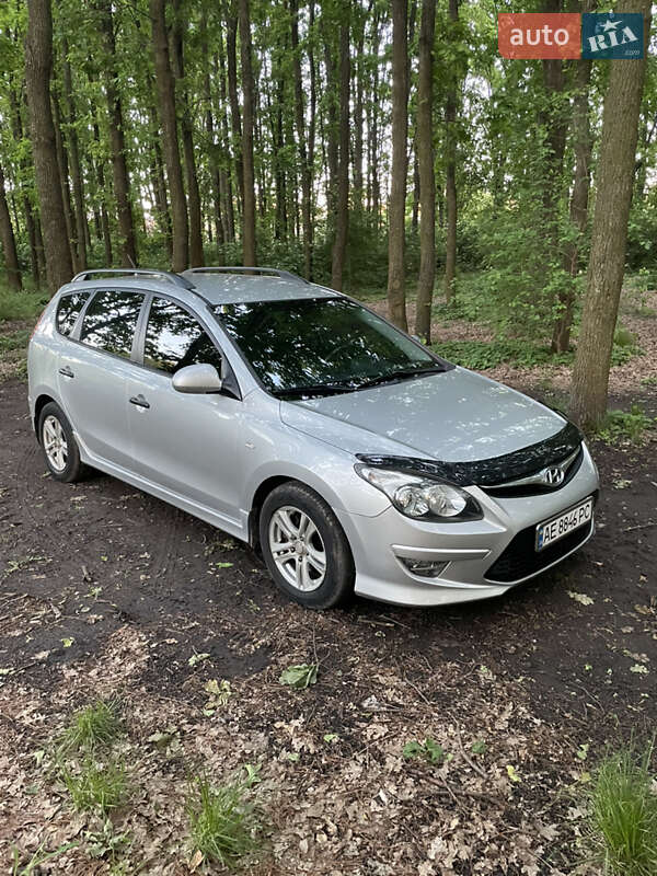 Универсал Hyundai i30 2011 в Кривом Роге