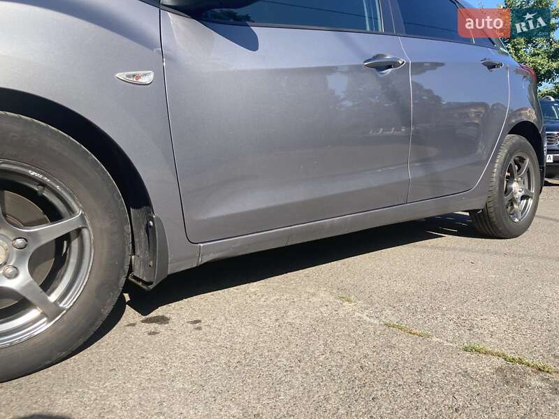 Хэтчбек Hyundai i30 2012 в Киеве
