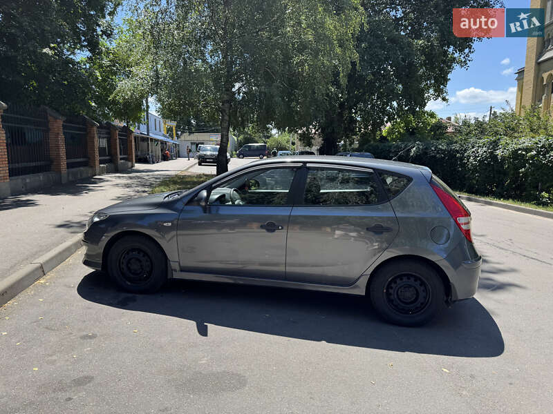 Хэтчбек Hyundai i30 2010 в Фастове