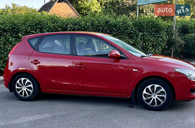 Хэтчбек Hyundai i30 2008 в 