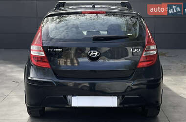 Хэтчбек Hyundai i30 2011 в 