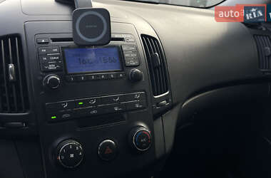 Хэтчбек Hyundai i30 2011 в 